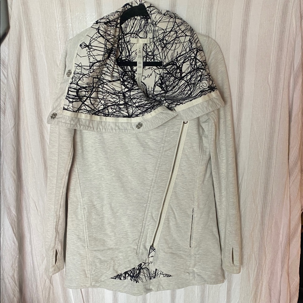 LULULEMON Method Wrap Sweater Size 6